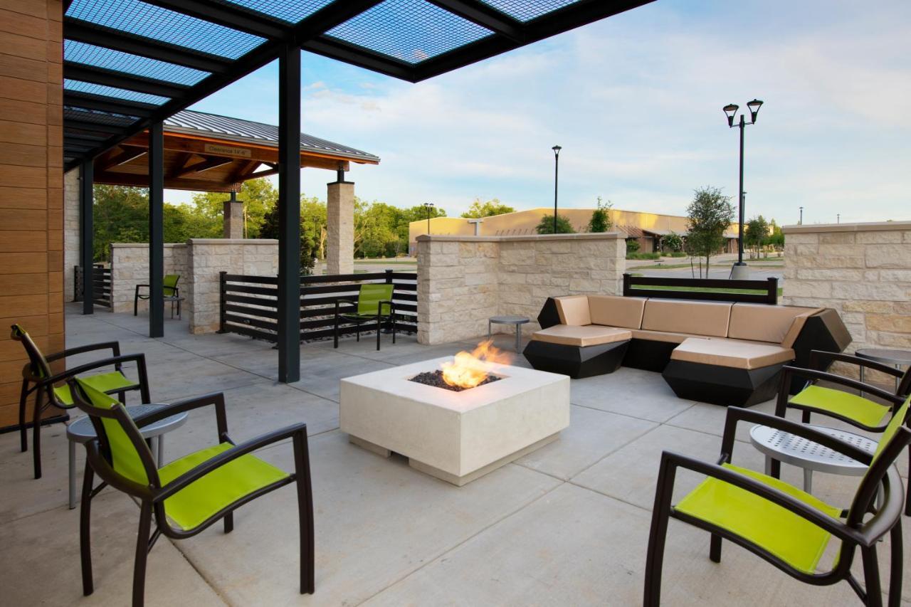 Springhill Suites By Marriott Lindale Tyler Exterior photo